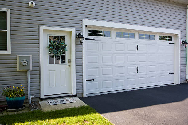 24/7 Emergency Garage Door Panel Replacement experts in Stedman, NC